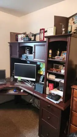 Computer desk