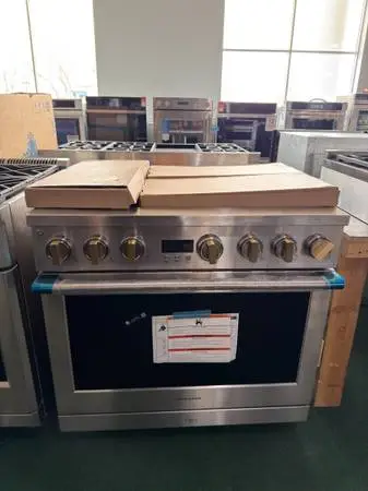 Monogram 36″ All Gas Professional Range with 6 Burners in Stainless