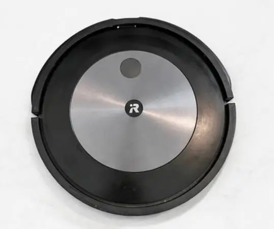 iRobot Roomba J7 Robot Vacuum + Charging Dock + Extra Filter + Original Box