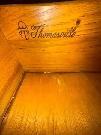Set of 2! Vintage Thomasville Solid Oak Vanity/Dresser Pair w/ Mirror