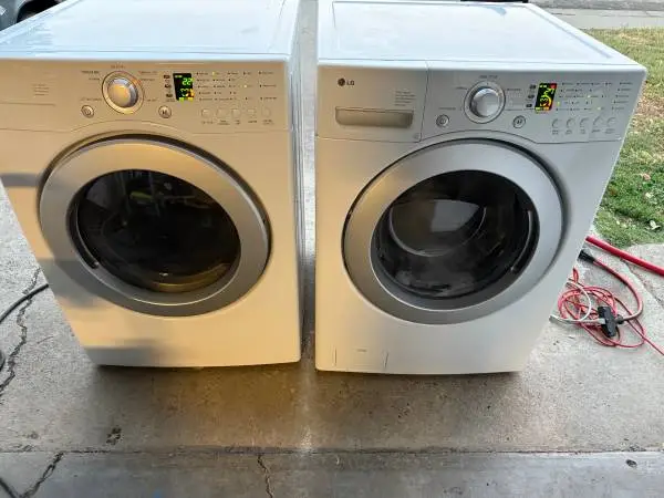 White lg washer and electric dryer clean good working condition free d