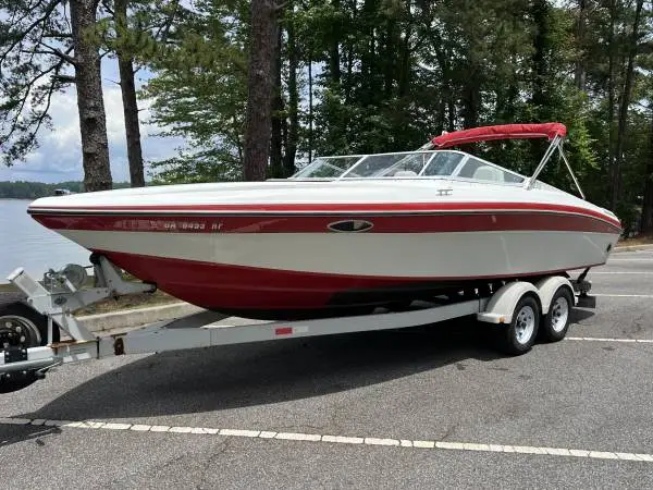 1990 Rinker Sport Cuddy 236