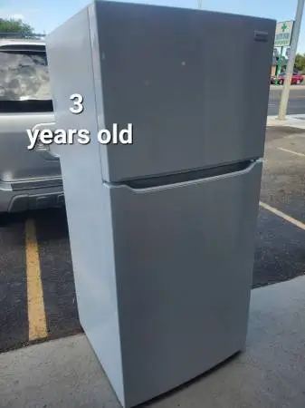Frigidaire refrigerator freezer