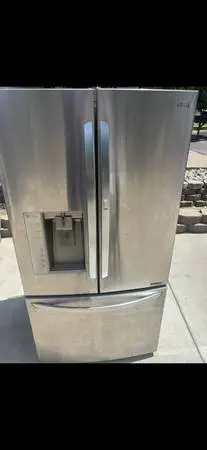 Lg refrigerator works perfect