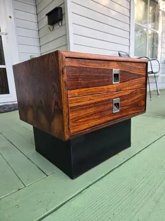 Mid Century Modern Rosewood Stand