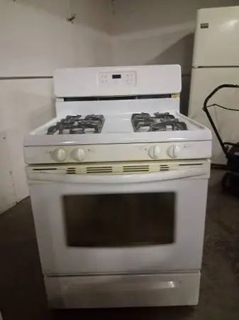 Frigidaire Range / Gas Stove