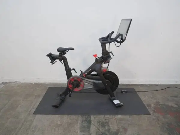 Peloton Bike PLTN-RB1VQ (March 2022) w/ Accessories
