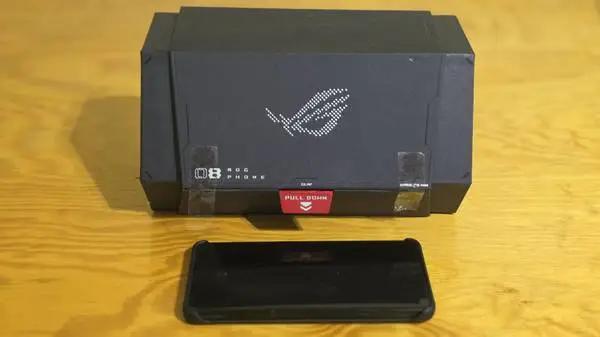 ASUS Rog Gaming Phone 8 With Controller & Cooler