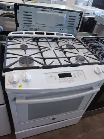 Kenmore gas STOVE color white