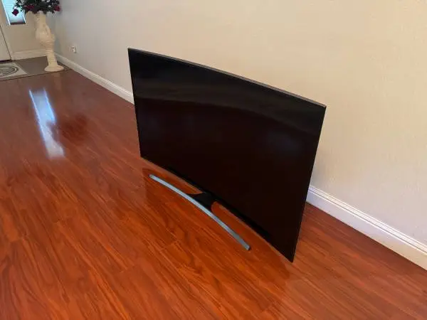 Samsung 65in Curved TV