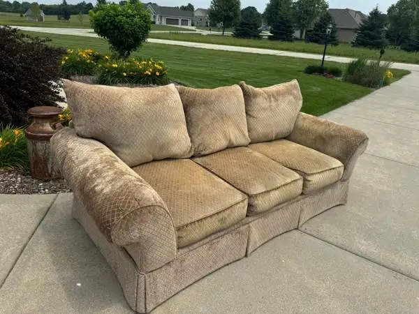 Couch, loveseat, chair, and ottoman Matching set 350