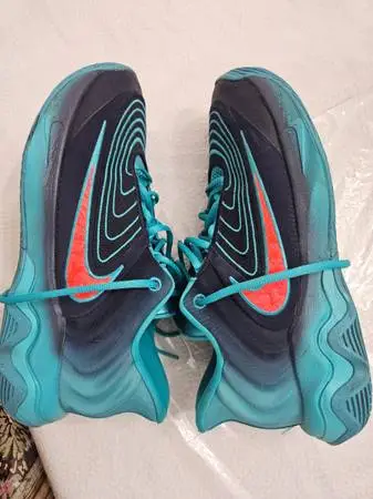 Mens Nike Giannis 4 sneakers size 10.5