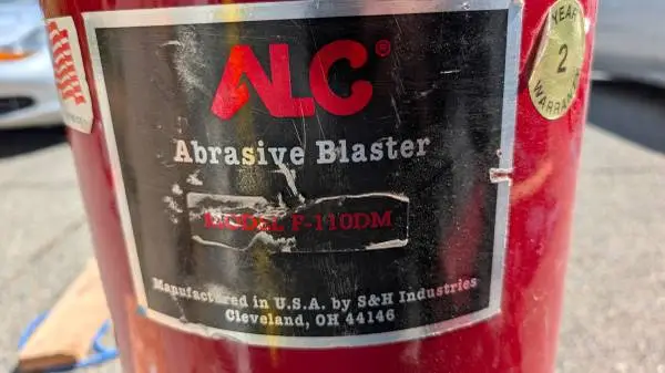 The ALC F-110DM (Model 40003) sand blaster 110-lb capacity