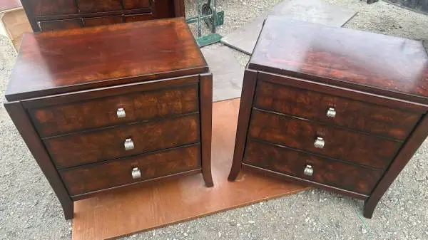 Huntington furniture 2 nightstands large nightstand dark brown L27”*D17”*H28