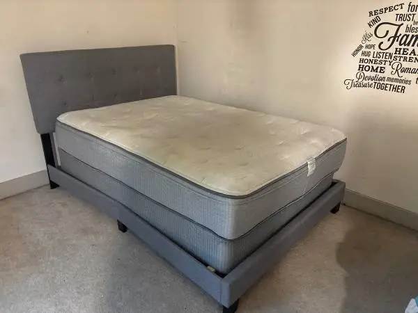 Full Mattress/Box Spring and Bed Set