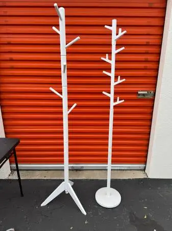 6’ White wood or plastic coat racks clothing racks USED 40$ each