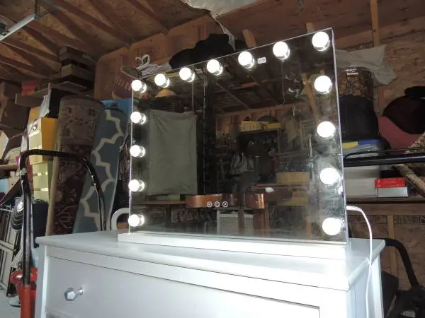 Theatrical make-up mirror