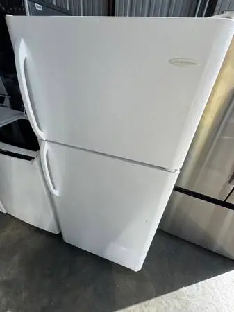 Frigidaire refrigerator top bottom door 18 cu.ft