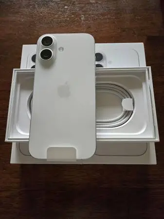 New iPhone 17 256GB White