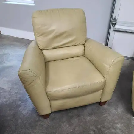 Natuzzi Leather Recliner