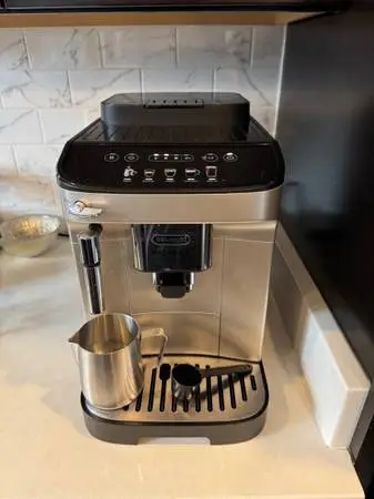 Delonghi Magnifica Evo Automatic Espresso & Coffee Machine + WARRANTY!
