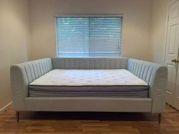 Avalon Channel Stitch Upholstered Daybed
