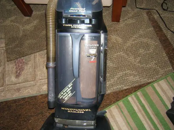 Hoover WindTunnel turbo 7100 mach 5.6 like new