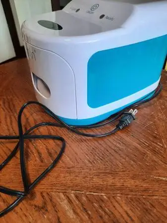 Lumin UV sanitizer (for CPAP and more) like new
