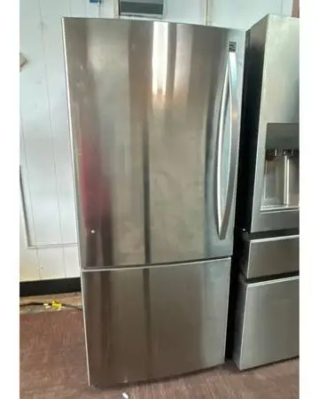 Kenmore Refrigerator Bottom Freezer in Stainless Steel