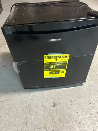 Small refrigerator 1,7cu like new