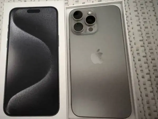 APPLE IPHONE 15 PRO MAX  UNLOCKED 256GB NATURAL TITANIUM   $580