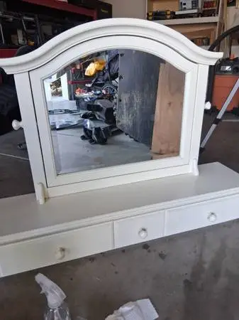 Quality Vanity Mirror With Drawers!
