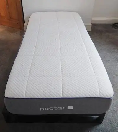 •••••Twin XL Bed Frame & Mattress •••••