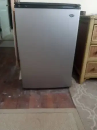Small Fridge Sanyo
