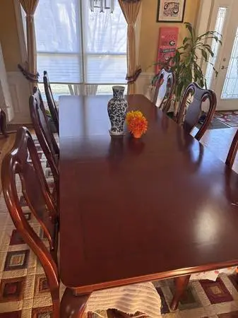 Havertys Marseille Cherry Dining Room Set