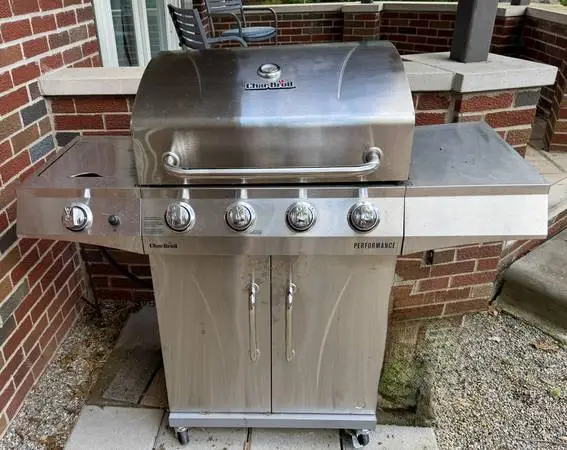 Char-Broil Performance 4-Burner Propane Grill with Side Burner