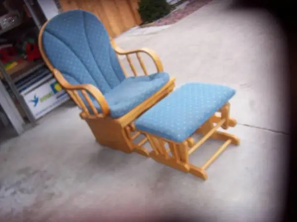 GLIDER CHAIR & GLIDER FOOT STOOL OR KITCHEN CHAIR ON WHEELS