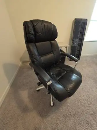 Leather Executive Chair – Black