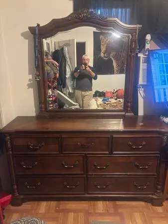 Nice large 7 draw dreser with mirror x condition