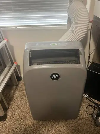 Room air conditioner. 12000 BYU