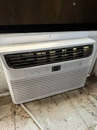 🔥❄️ Frigidaire window air conditioner - 8000 BTU