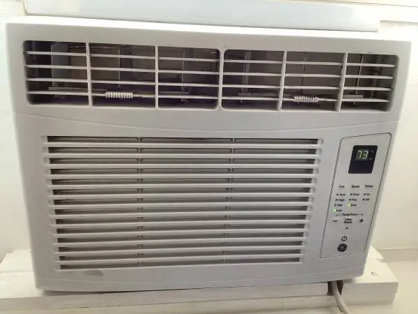 GE AC window unit/ Like New/ CALLS ONLY! CALLS ONLY!