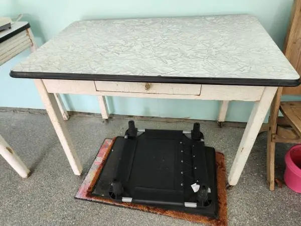Enamel top farm table