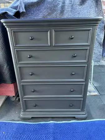 HIGH QUALITY EX LARGE WOODEN TALL DRESSER CAN DELIVER LICAL IF NEEDED