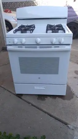 R1 Hotpoint stove for Sale includes delivery and disposal