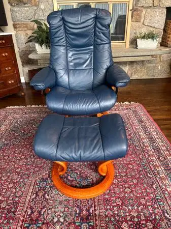 Ekornes Stressless Leather Recliner Chair & Ottoman