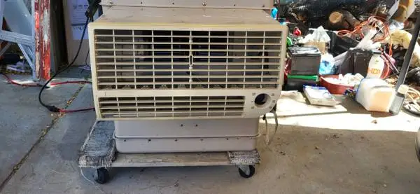 SMALLER LIKE NEW CHAMPION SWAMP COOLER WITH NEW PARTS #2 RUNS GREAT!#2
