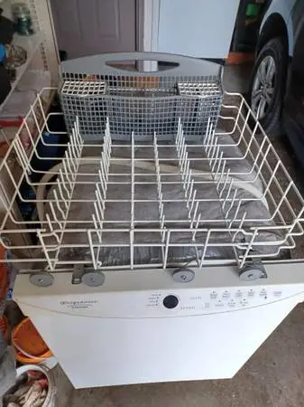FRIGIDAIRE LOWER RACK NEWER