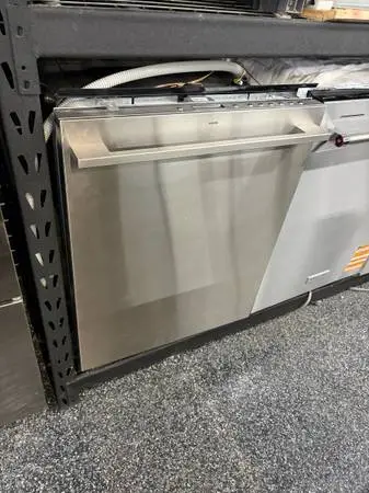 Stainless steel Minimalist Series Dishwasher Open Box