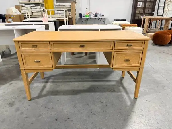 Lark Manor Hoai 55 Oak Executive Desk With Hidden Drawers